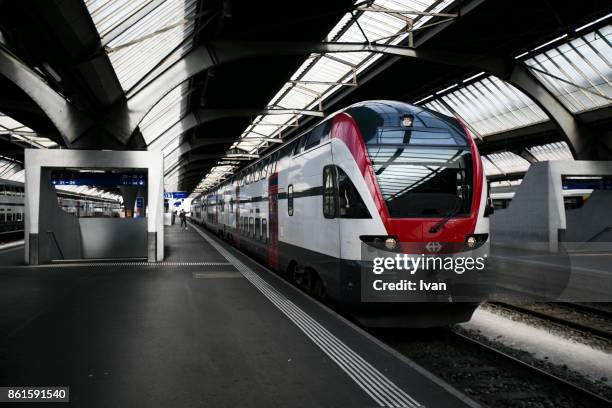 interior of zurich sbb subway station - hauptbahnhof zürich stock-fotos und bilder