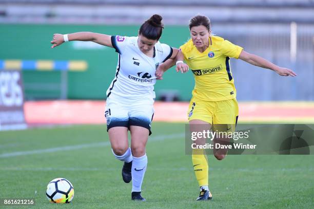 Mathilde Bourdieu of Paris FC and Laure Boulleau of PSG during the women's Division 1 match between Paris FC and Paris Saint Germain on October 15,...