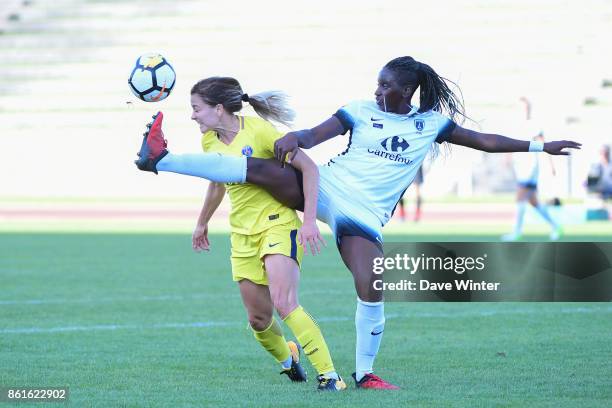 Marina Makanza of Paris FC and Laure Boulleau of PSG during the women's Division 1 match between Paris FC and Paris Saint Germain on October 15, 2017...