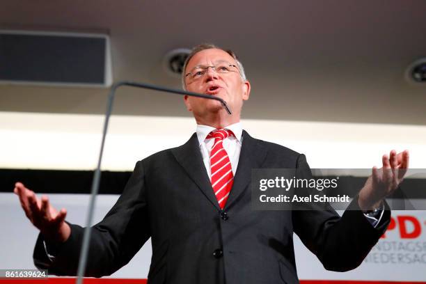 Stephan Weil, incumbent candidate of the German Social Democrats , speaks to supporters following initial results that give the SPD a 1st-place...