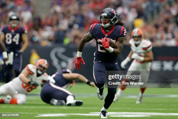 Onta Foreman of the Houston Texans runs the ball in the second quarter against the Cleveland Browns at NRG Stadium on October 15, 2017 in Houston,...