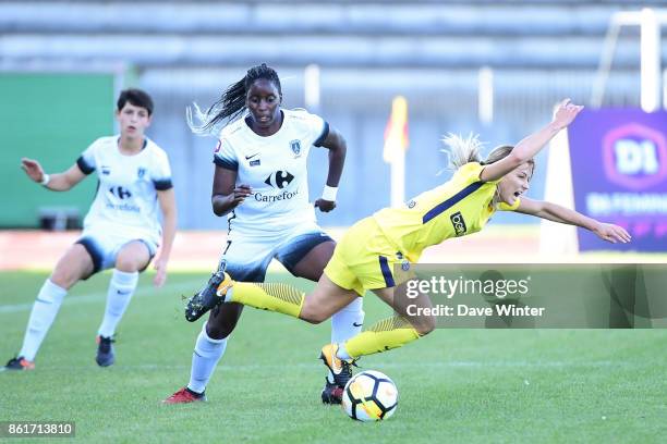Marina Makanza of Paris FC and Laure Boulleau of PSG during the women's Division 1 match between Paris FC and Paris Saint Germain on October 15, 2017...