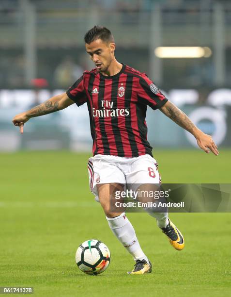 Fernandez Suso of AC Milan in action during the Serie A match between FC Internazionale and AC Milan at Stadio Giuseppe Meazza on October 15, 2017 in...