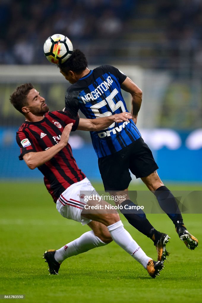 Yuto Nagatomo (R) of FC Internazionale competes for a header...