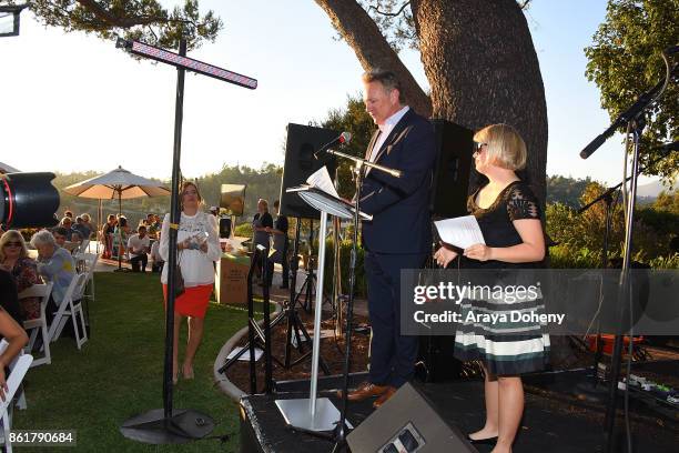 Jeff Michael and Lauren Potter attend the AbilityFirst Festival of Fall on October 15, 2017 in Pasadena, California.