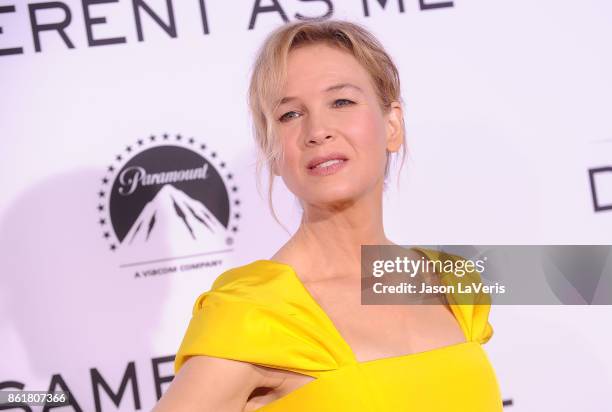 Actress Renee Zellweger attends the premiere of "Same Kind of Different as Me" at Westwood Village Theatre on October 12, 2017 in Westwood,...