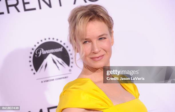 Actress Renee Zellweger attends the premiere of "Same Kind of Different as Me" at Westwood Village Theatre on October 12, 2017 in Westwood,...