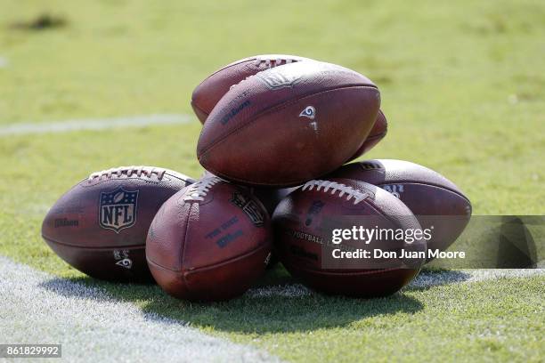 Football Stack Pile Of Footballs Photos and Premium High Res Pictures - Getty Images