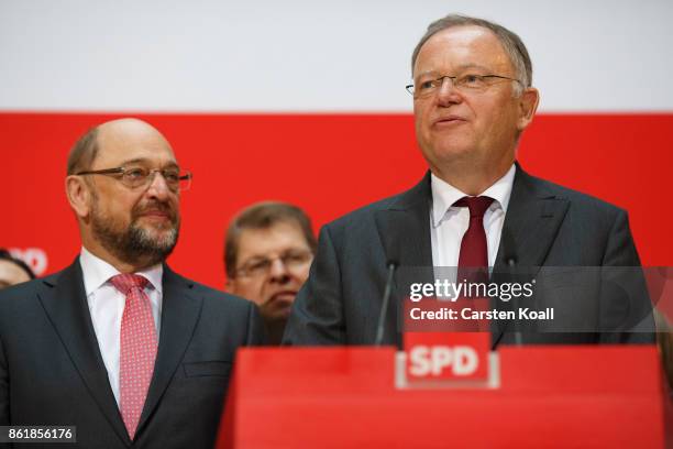 Martin Schulz , head of the German Social Democrats , congrats Stephan Weil, incumbent SPD candidate in yesterday's state elections in Lower Saxony,...