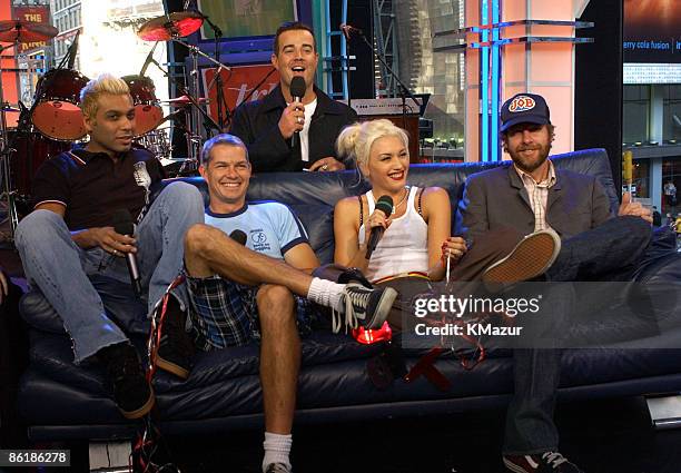 Tony Kanan, Adrian Young, Gwen Stefani and Tom Dumont of No Doubt with Carson Daly as MTV Celebrates "TRL's" 1000th Show - October 23, 2002