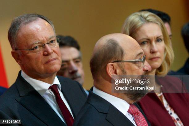 Stephan Weil, incumbent SPD candidate in yesterday's state elections in Lower Saxony, Martin Schulz, head of the German Social Democrats and SPD...