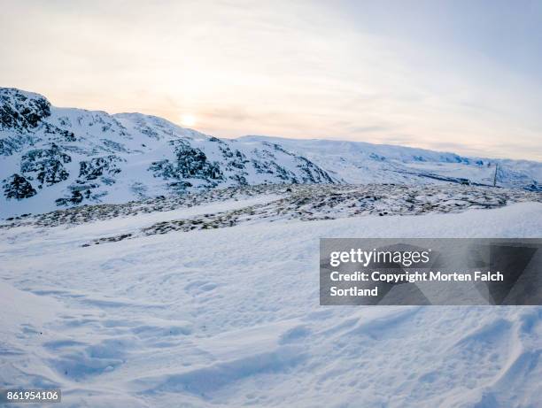 the mountains surrounding hemsedal, norway - hemsedal stock pictures, royalty-free photos & images