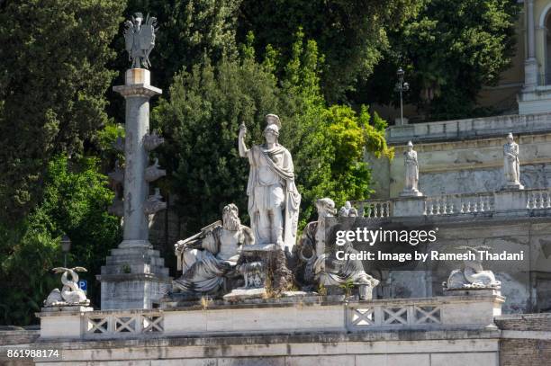 statue of the fontana della dea di roma - piazza del popolo rome foto e immagini stock