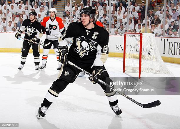 Sidney Crosby of the Pittsburgh Penguins skates against the Philadelphia Flyers during Game Five of the Eastern Conference Quarterfinals of the 2009...