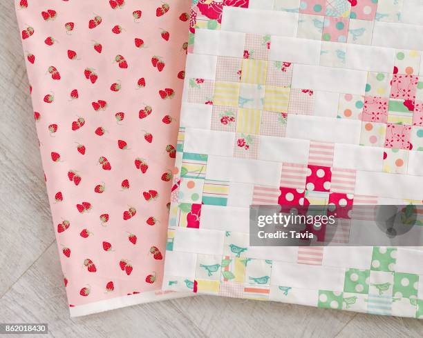 patchwork quilt - patchwork quilt stock pictures, royalty-free photos & images