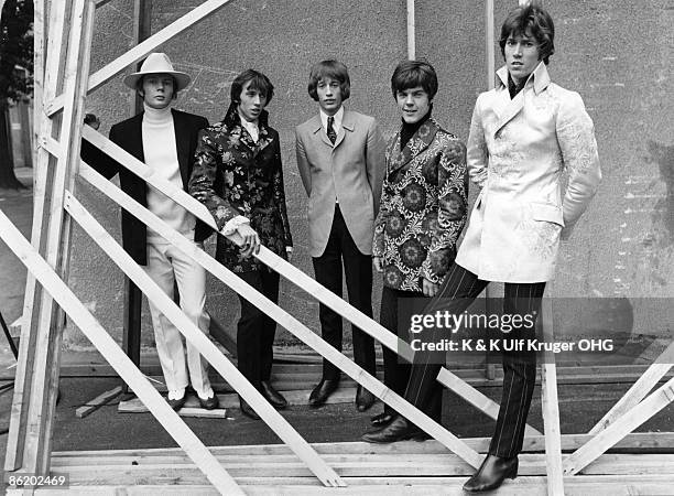 Photo of BEE GEES; L to R: Colin Petersen, Maurice Gibb, Robin Gibb, Vince Melouney, Barry Gibb