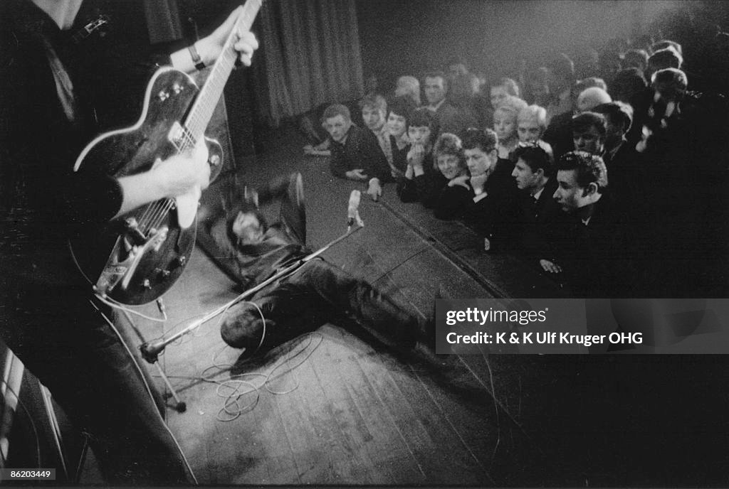 Photo of 50's STYLE and Vince TAYLOR and CONCERT and FANS