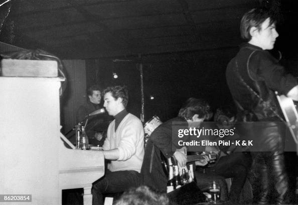 Photo of Stuart SUTCLIFFE and BEATLES Photo of Stuart SUTCLIFFE and BEATLES