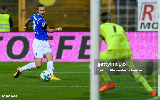 Kevin Grosskreutz of Darmstadt challenges Thorsten Kirschbaum of Nuernberg during the Second Bundesliga match between SV Darmstadt 98 and 1. FC...