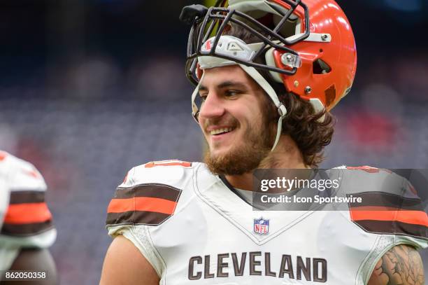 Cleveland Browns fullback Dan Vitale warms up before the football game between the Cleveland Browns and the Houston Texans on October 15, 2017 at NRG...