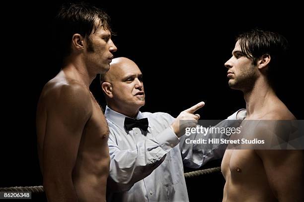 466 Boxing Round Sign Stock Photos, High-Res Pictures, and Images ...