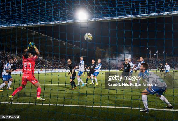 Lasse Nielsen of Malmo FF scores to 1-2 during the Allsvenskan match between IFK Norrkoping and Malmo FF at Ostgotaporten on October 16, 2017 in...