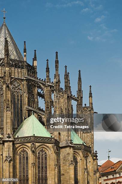 saint vitus cathedral in prague - flying buttress foto e immagini stock