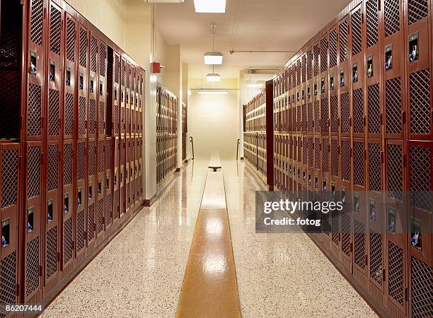 empty locker room - locker room stock pictures, royalty-free photos & images