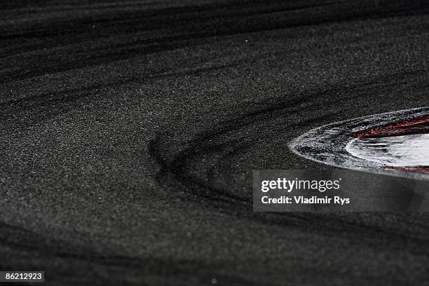 General view of track corner is seen during qualifying for the Bahrain Formula One Grand Prix at the Bahrain International Circuit on April 25, 2009...