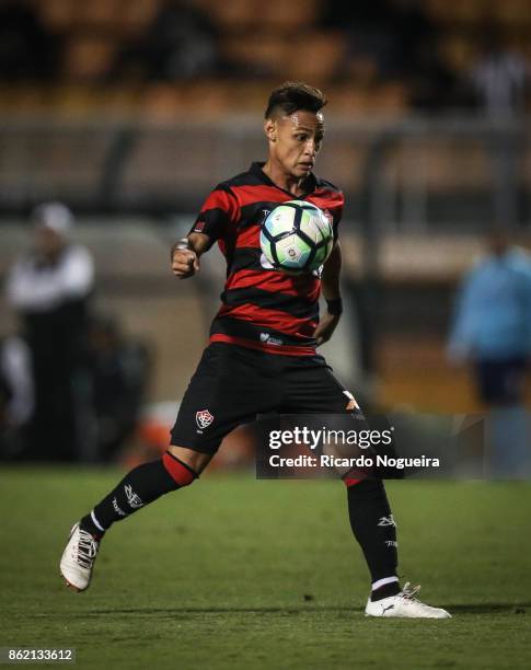 Neilton of Vitoria in action during the match between Santos and Vitoria as a part of Campeonato Brasileiro 2017 at Pacaembu Stadium on October 16,...
