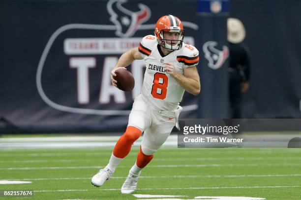 Kevin Hogan of the Cleveland Browns scrambles in the second half against the Houston Texans at NRG Stadium on October 15, 2017 in Houston, Texas.
