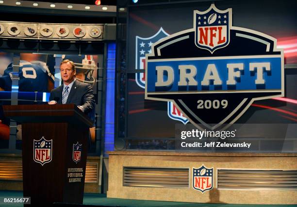 Commissioner Roger Goodell introduces Detroit Lions draft pick Matthew Stafford at Radio City Music Hall for the 2009 NFL Draft on April 25, 2009 in...