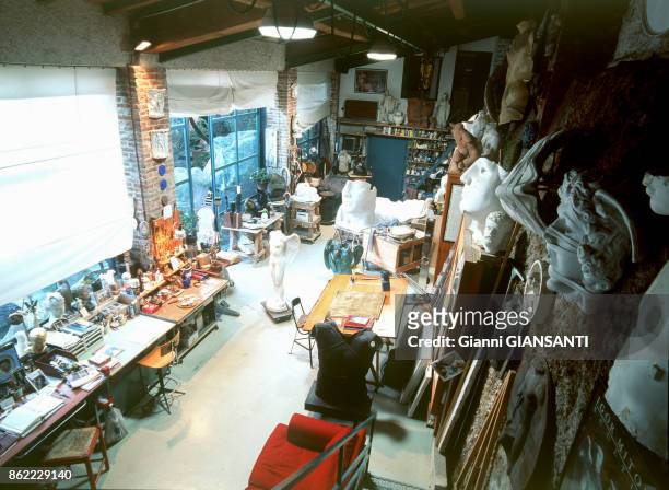 Atelier du sculpteur polonais Igor Mitoraj à Pietrasanta le 10 février 2000, Italie.