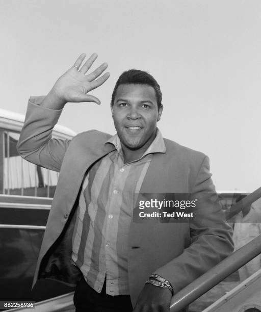 American singer and dancer Chubby Checker arrives at London Airport for a 15-day tour of the UK, 31st August 1962.