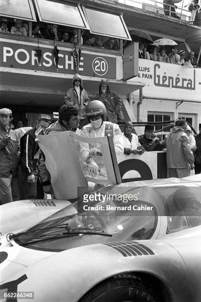 Steve McQueen, Porsche 917, 24 Hours of Le Mans, Le Mans, 14 June 1970. Hollywood star Steve McQueen during the shooting of his film "Le Mans".