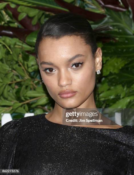 Model Lameka Fox attends the 11th Annual God's Love We Deliver Golden Heart Awards at Spring Studios on October 16, 2017 in New York City.