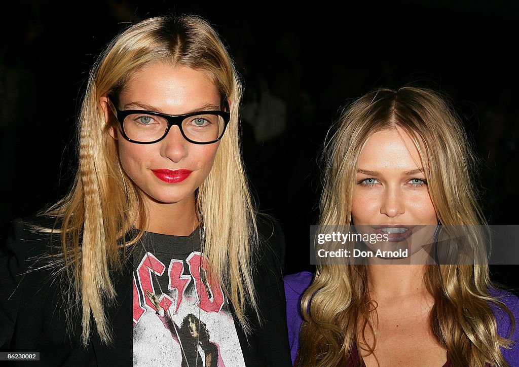 RAFW S/S 2009/10- Camilla & Marc Catwalk