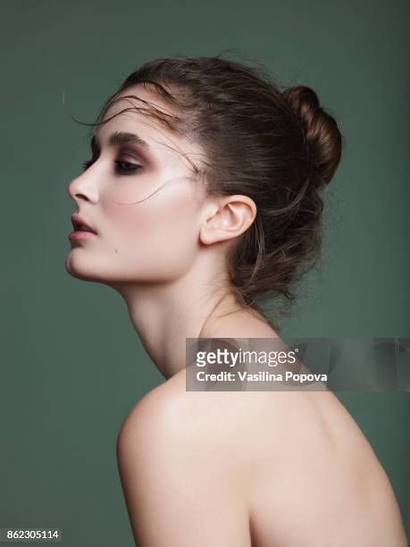 young beautiful woman - smokey eyeshadow foto e immagini stock