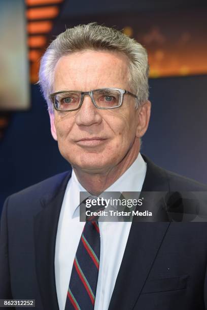 Thomas de Maiziere attends the XY Award 2017 as part of 'Aktenzeichen XY... Ungeloest' celebrates its 50th Anniversary' on October 17, 2017 in...