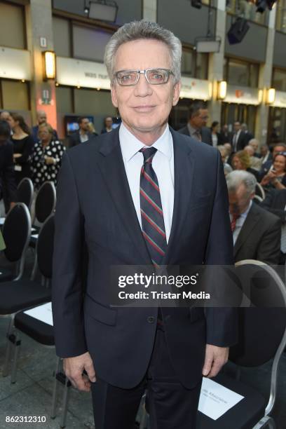 Thomas de Maiziere attends the XY Award 2017 as part of 'Aktenzeichen XY... Ungeloest' celebrates its 50th Anniversary' on October 17, 2017 in...