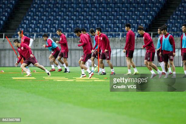 Players of Shanghai SIPG attend a training session ahead of the AFC Champions League semi final second leg match between Urawa Red Diamonds and...