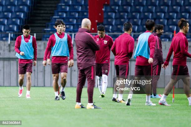 Players of Shanghai SIPG attend a training session ahead of the AFC Champions League semi final second leg match between Urawa Red Diamonds and...