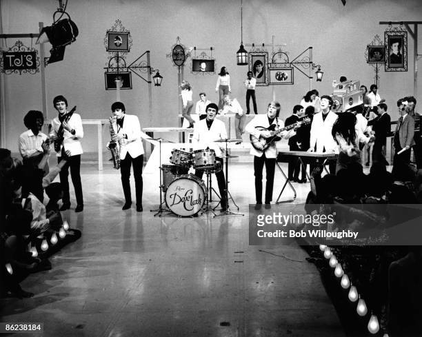 Photo of Dave CLARK and Rick HUXLEY and DAVE CLARK FIVE and Denis PAYTON and Lenny DAVIDSON and Mike SMITH; Performing on US tc show L-R Rick Huxley,...