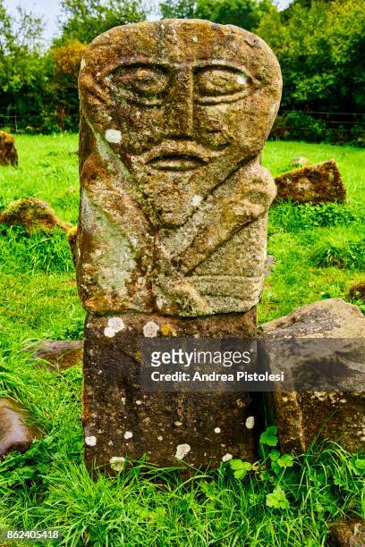 janus sculpture in northern ireland - janus stock-fotos und bilder