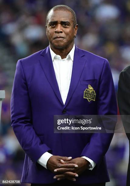 Minnesota Vikings great Ahmad Rashad was inducted into the Vikings Ring of Honor during a NFL game between the Minnesota Vikings and Detroit Lions on...