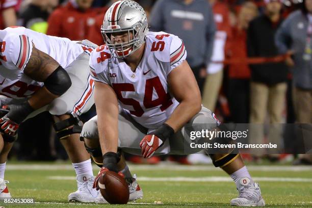 Offensive lineman Billy Price of the Ohio State Buckeyes looks over the line against the Nebraska Cornhuskers at Memorial Stadium on October 14, 2017...