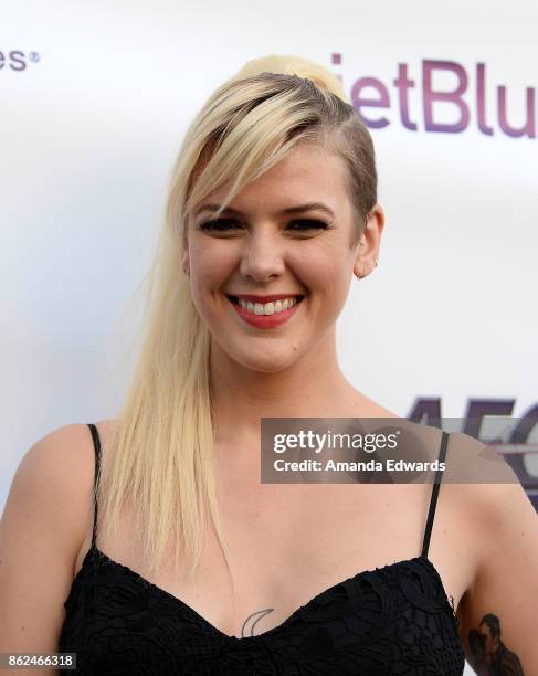 Netty Singer 963 Neue Jesse Stock Photos, High-Res Pictures, and Images - Getty Images
