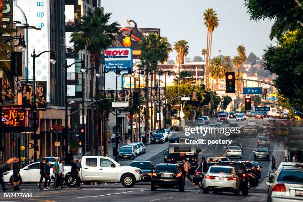 hollywood verkeer - los angeles - hollywood californië stockfoto's en -beelden