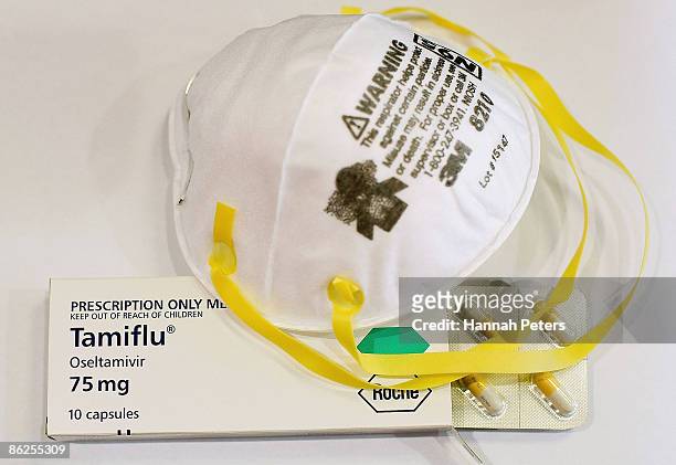 Anti-influenza virus medicine Tamiflu capsules and face-masks are displayed at a City Med pharmacy on April 28, 2009 in Auckland, New Zealand. Swine...