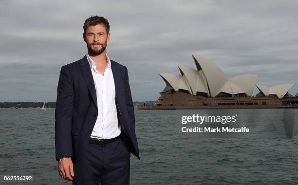 Chris Hemsworth poses during a photo call for Thor: Ragnarok on October 15, 2017 in Sydney, Australia.